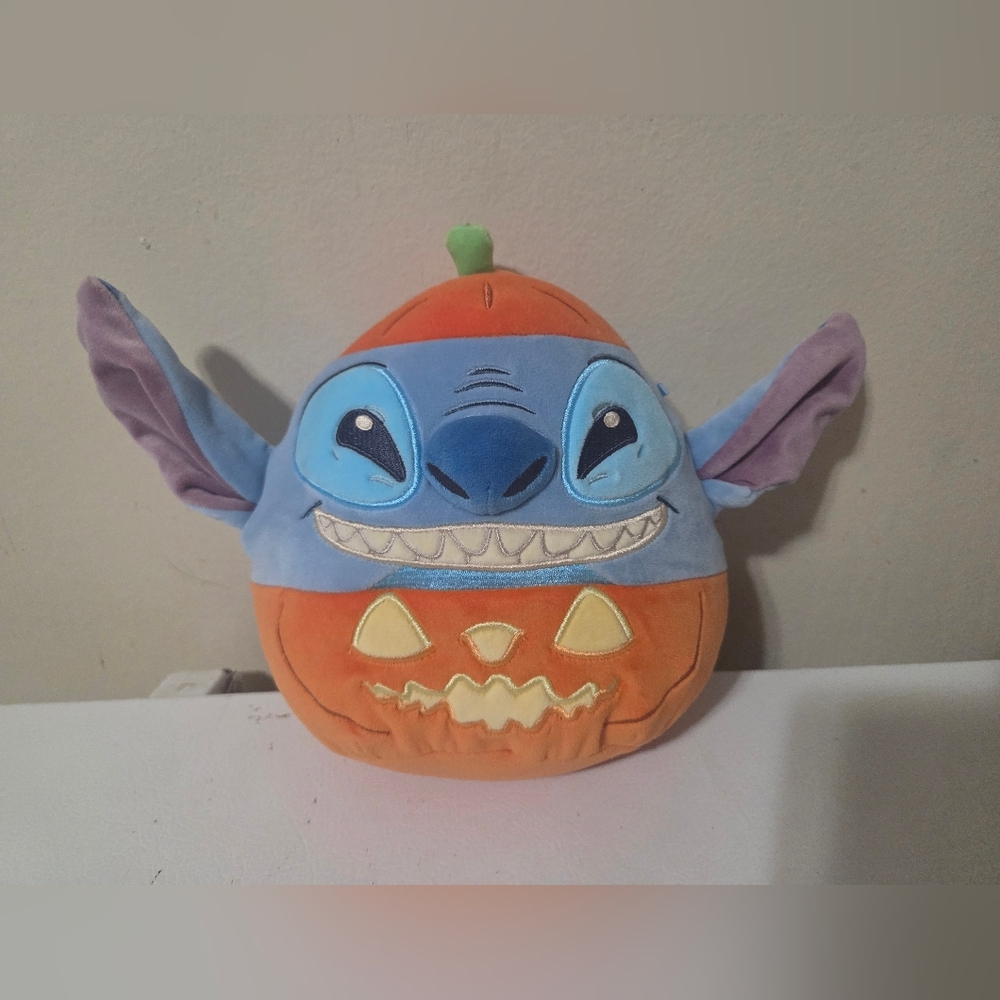 Squishmallows Disney Stitch dressed as a Pumpkin Jack-O-Latern Costume 8in